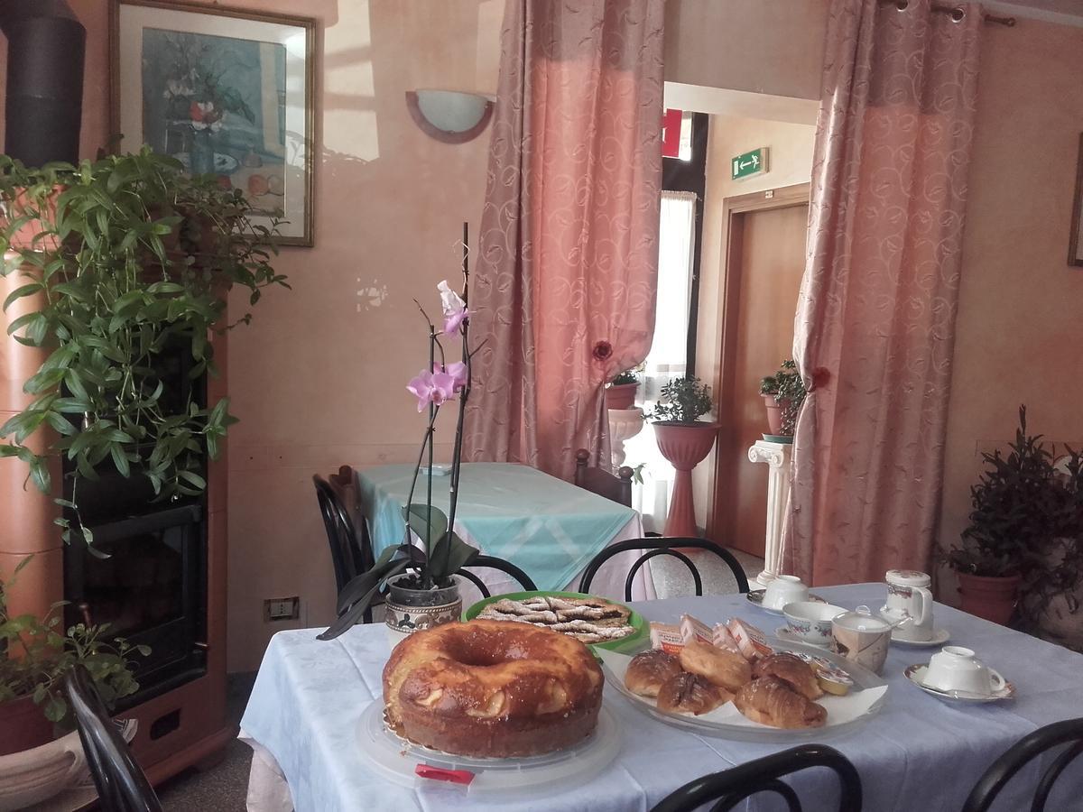 La Lucciola Albergo Ristorante Tagliacozzo Extérieur photo